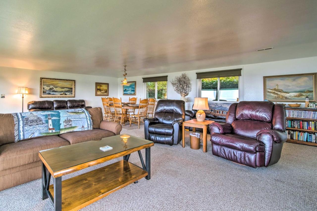 Cliffside Lighthouse Beach Home With Ocean View Coos Bay Exterior photo