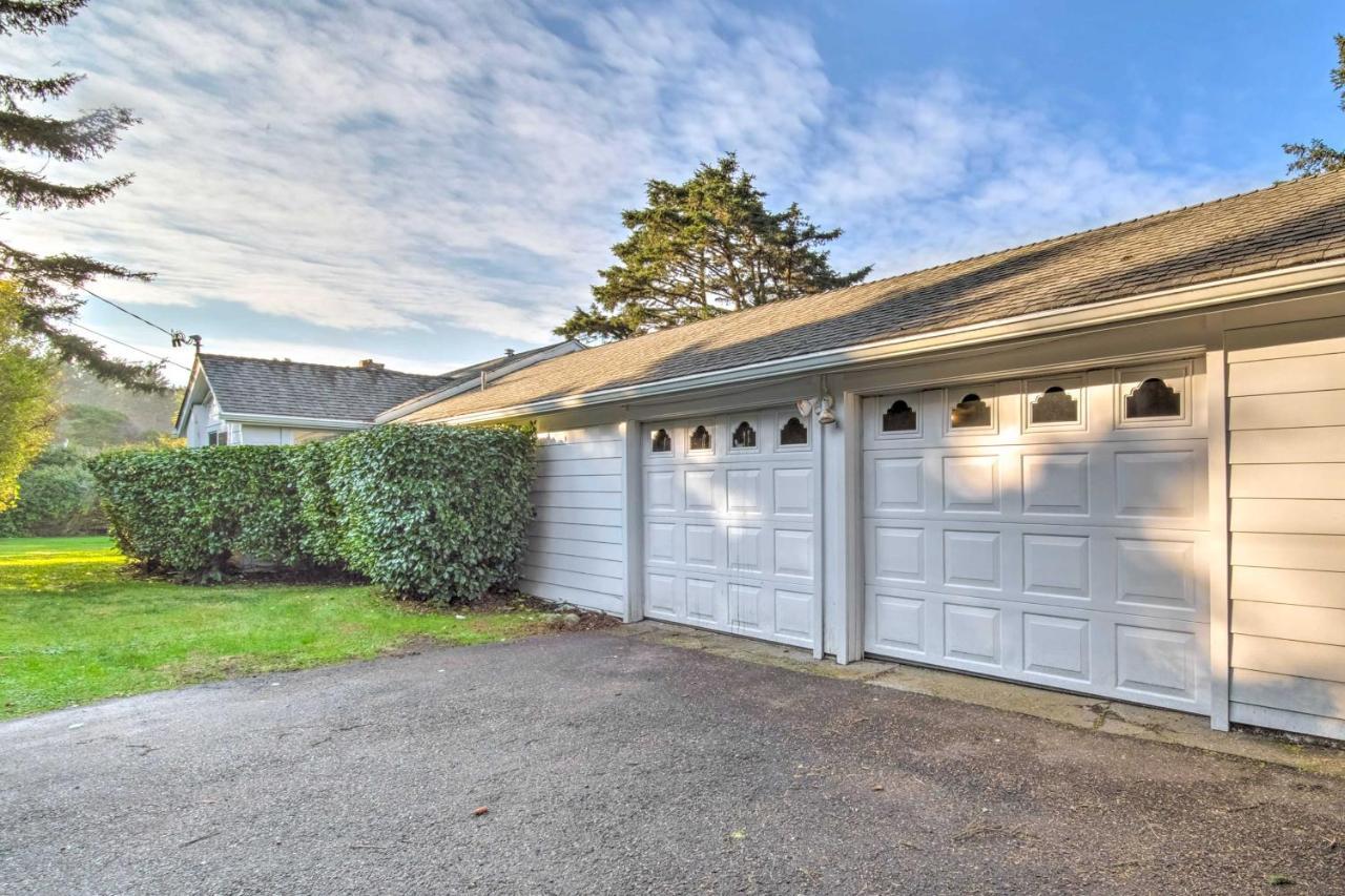 Cliffside Lighthouse Beach Home With Ocean View Coos Bay Exterior photo